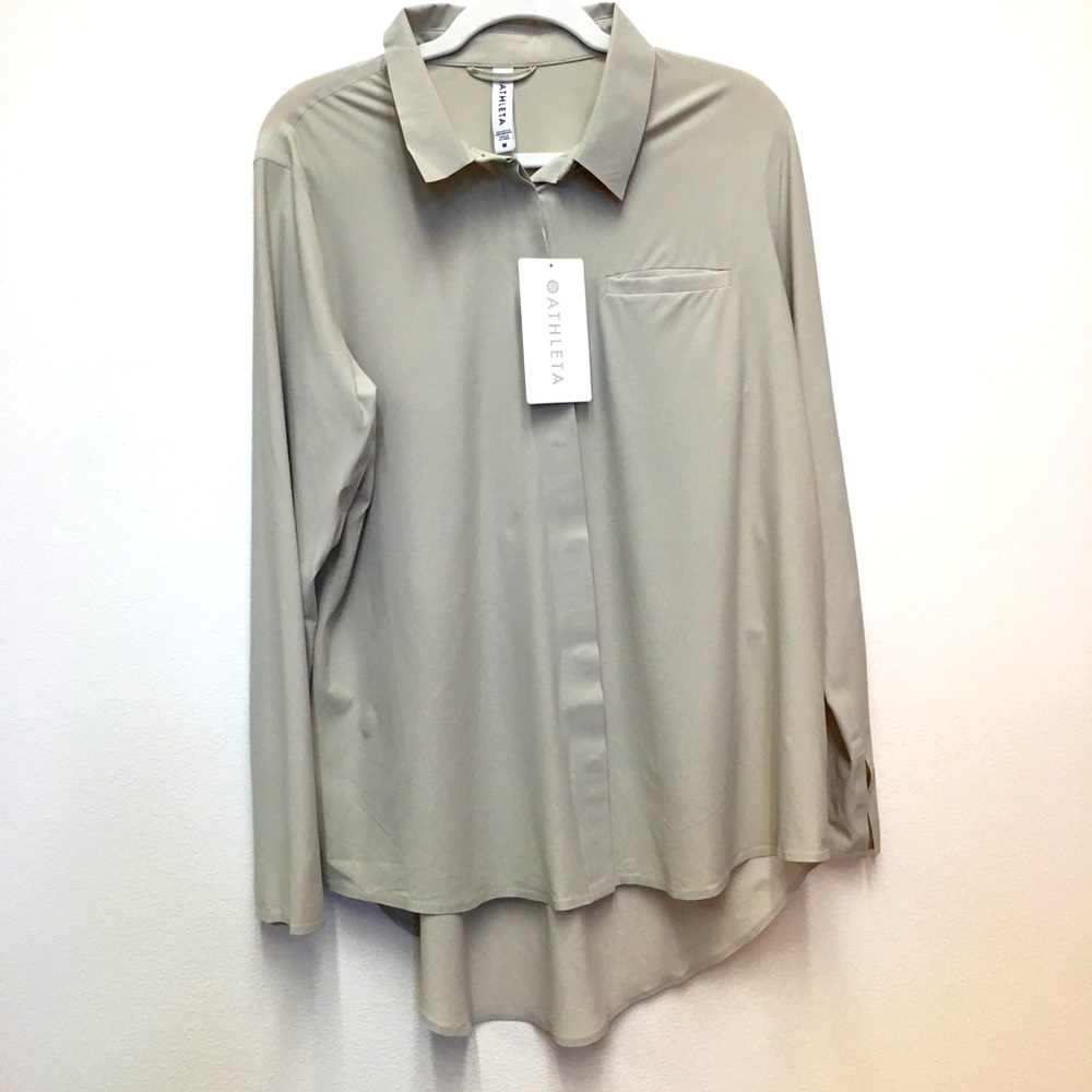 Athleta Urbanite Top Button Down Medium Beige NWT Semi Fitted Vented Tunic